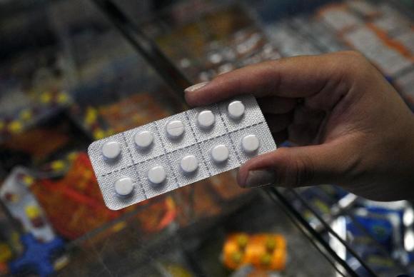 Anvisa suspende medicamentos e produtos irregulares
