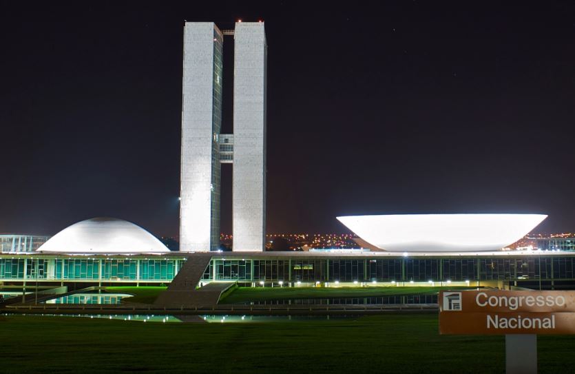 Projeto no Congresso ameaça com o trabalho aos domingos pelo comércio