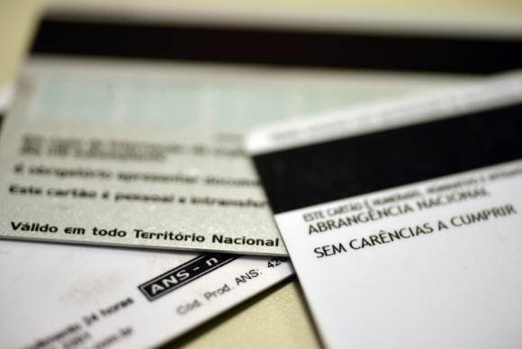 ANS suspende comercialização de 65 planos de saúde de 16 operadoras