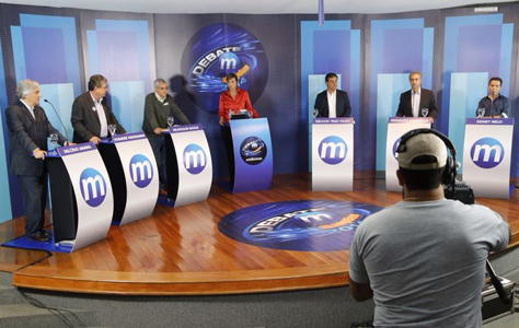 Candidatos ao governo apresentam propostas e trocam farpas no 1° debate do Estado