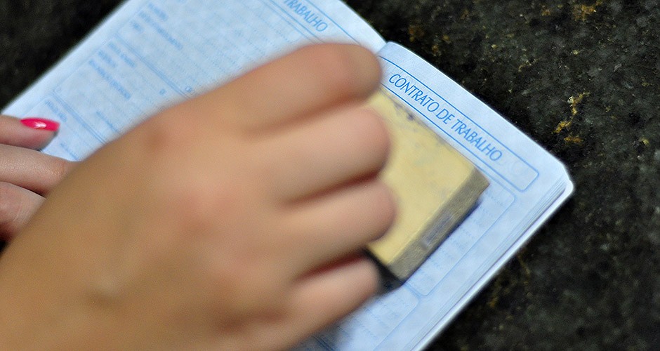Pesquisa revela aumento de salário entre mulheres com ensino superior