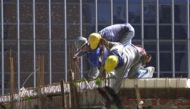Atividade na indústria da construção cai em agosto, mostra CNI