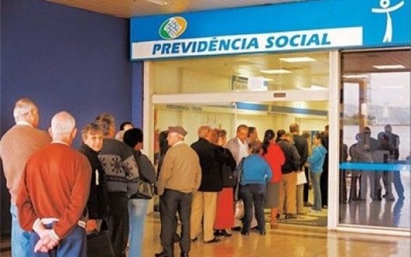 Governo desiste de mandar reforma da Previdência esta semana